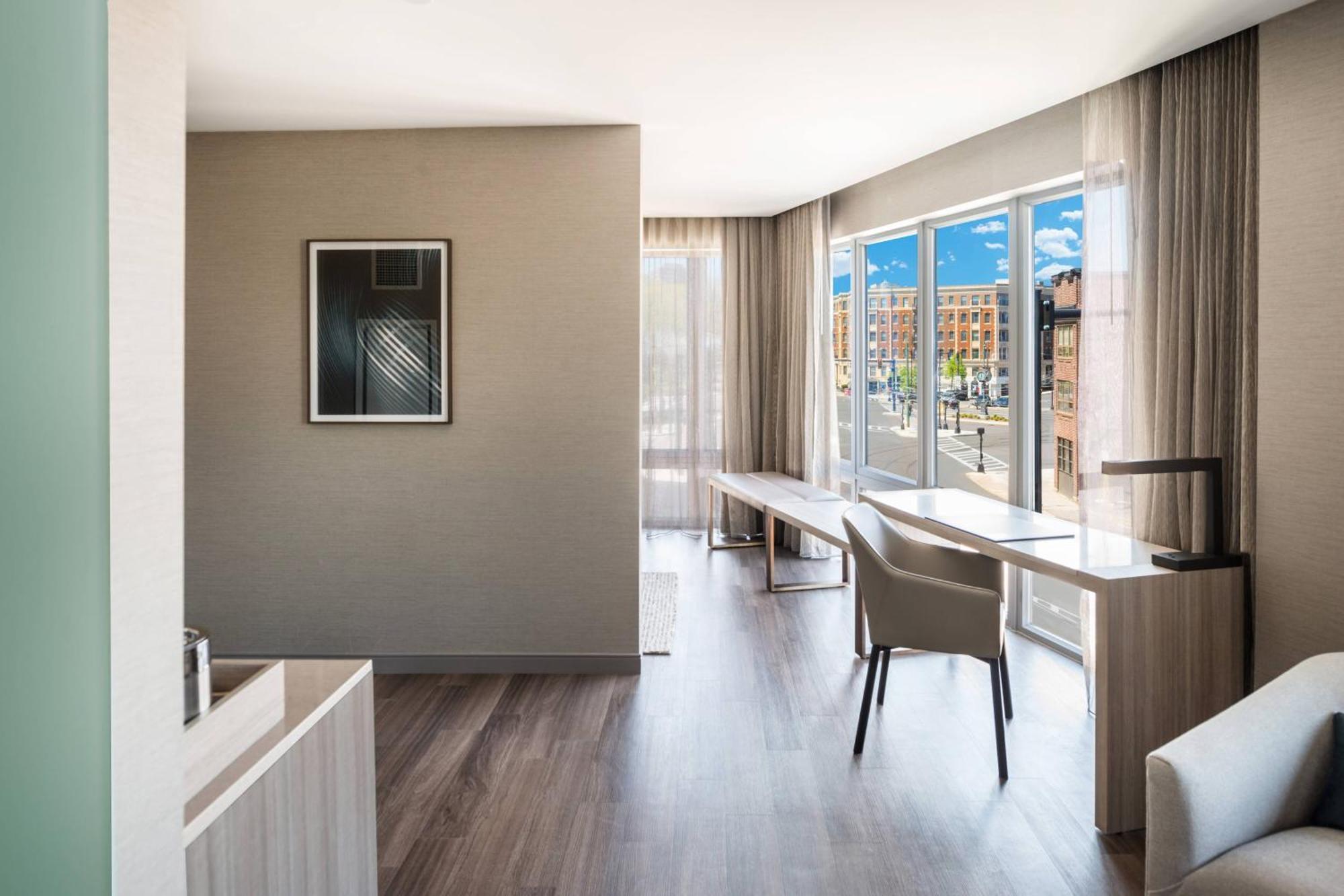 Ac Hotel By Marriott Boston Cleveland Circle Buitenkant foto