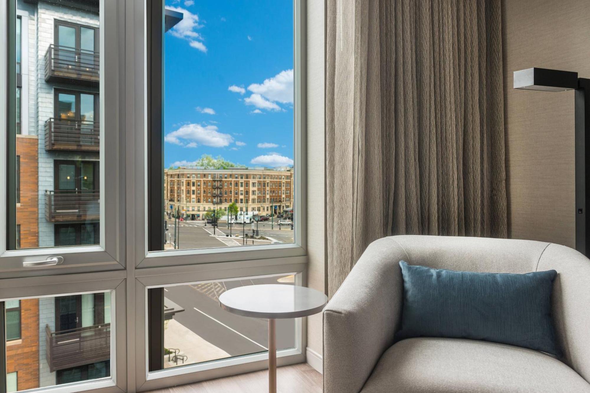 Ac Hotel By Marriott Boston Cleveland Circle Buitenkant foto