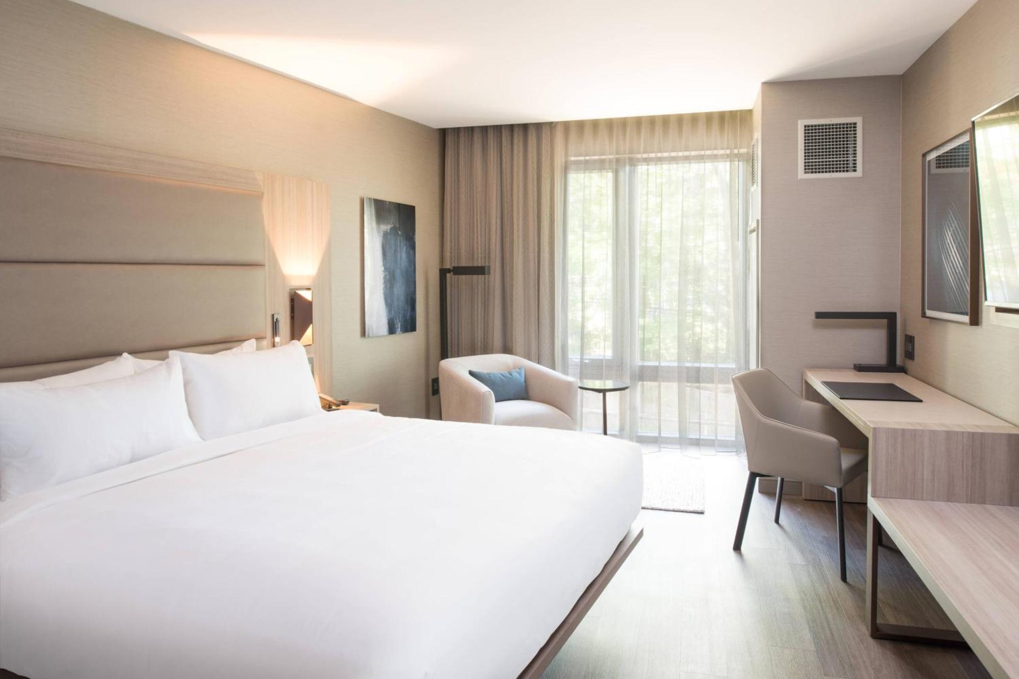 Ac Hotel By Marriott Boston Cleveland Circle Buitenkant foto
